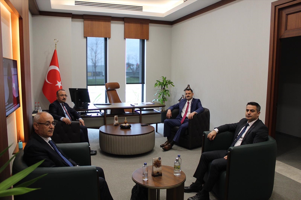 Beylikdüzü Kaymakamı Mustafa ALTINPINAR ve Büyükçekmece Kaymakamı Mehmet ÖZEL, Vali HAKTANKAÇMAZ'ı ziyaret etti